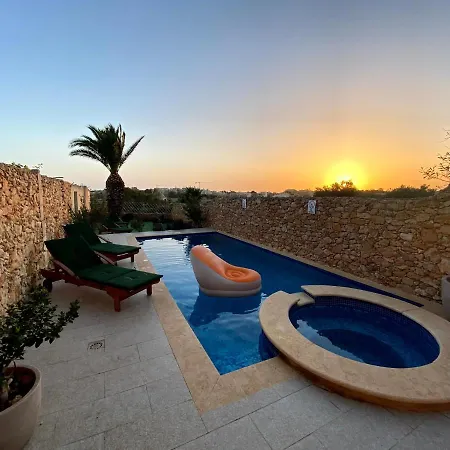 Sunset Villa *